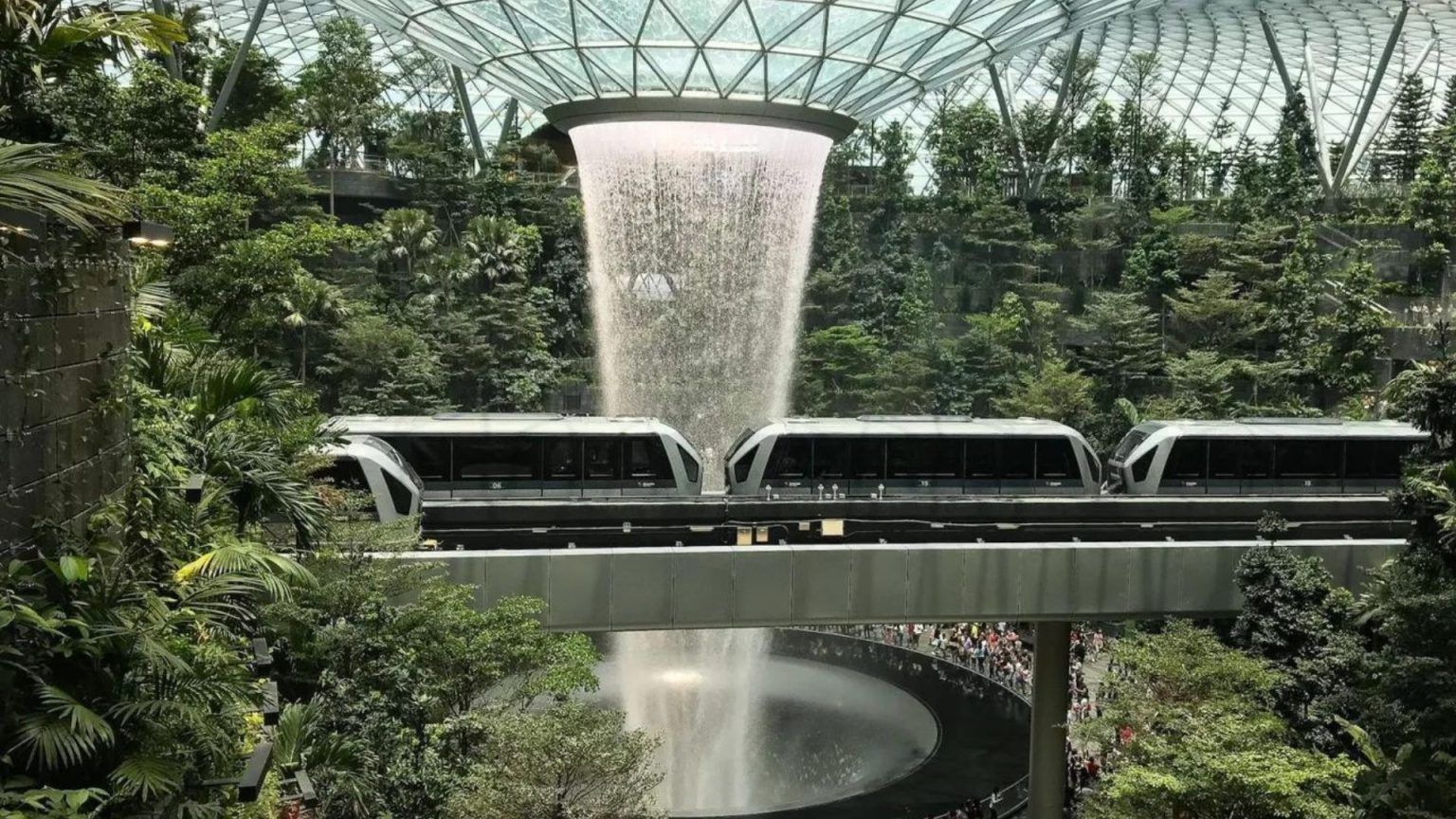 Layover At Singapore? The Free Singapore Tour Is Back For You!