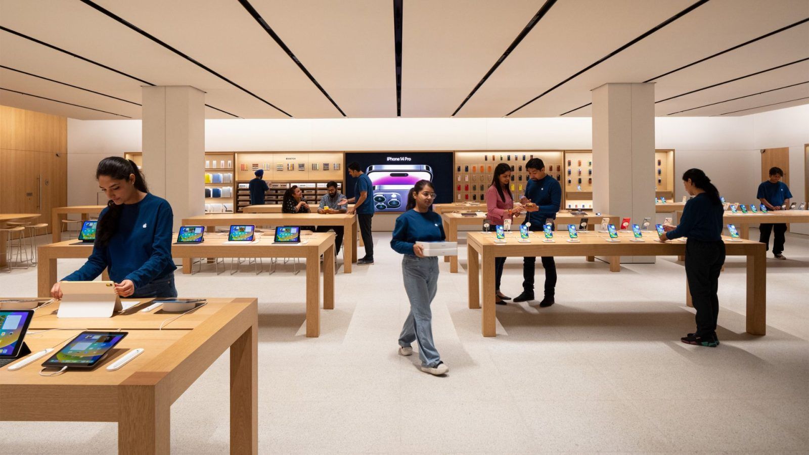 apple-saket-store-photos-a-look-inside-the-retail-outlet-in-delhi