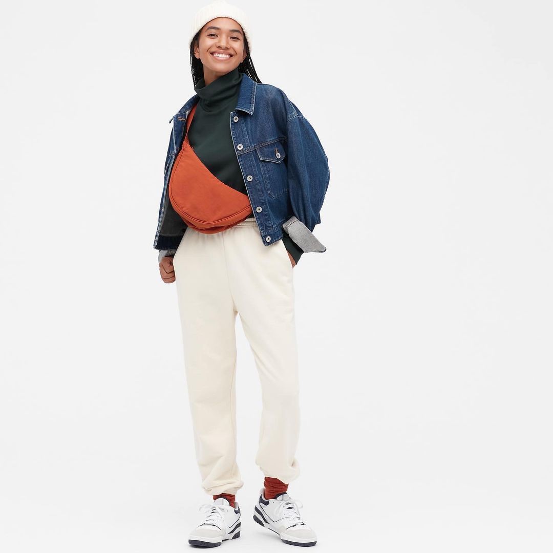 The Uniqlo shoulder bag is yet another trend buzzing in the fashion sphere