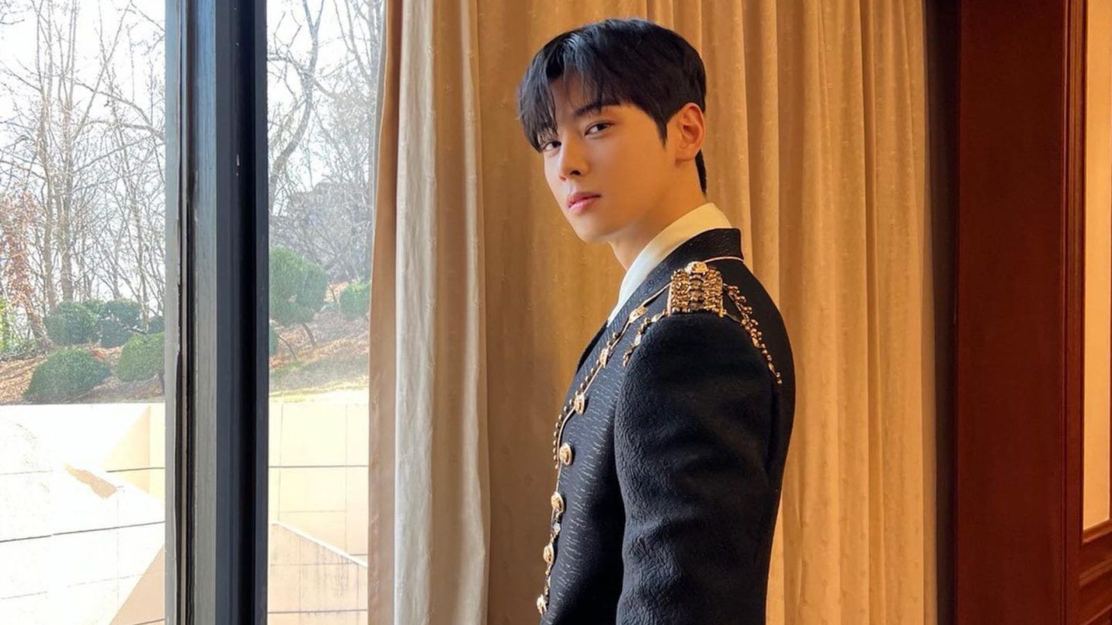 VIDEO: ASTRO Cha Eun-woo Speaks Fluent English During Interview After  Fashion Show in Paris