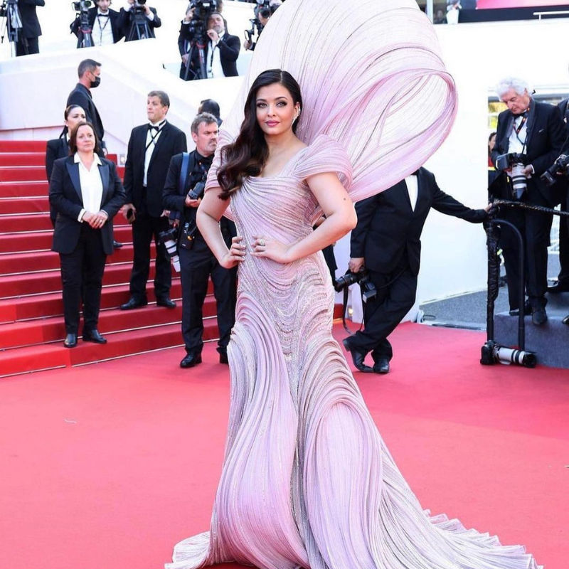 Cannes 2015: Aishwarya Rai Bachchan or Katrina Kaif: Who looks hotter in red?  | India.com
