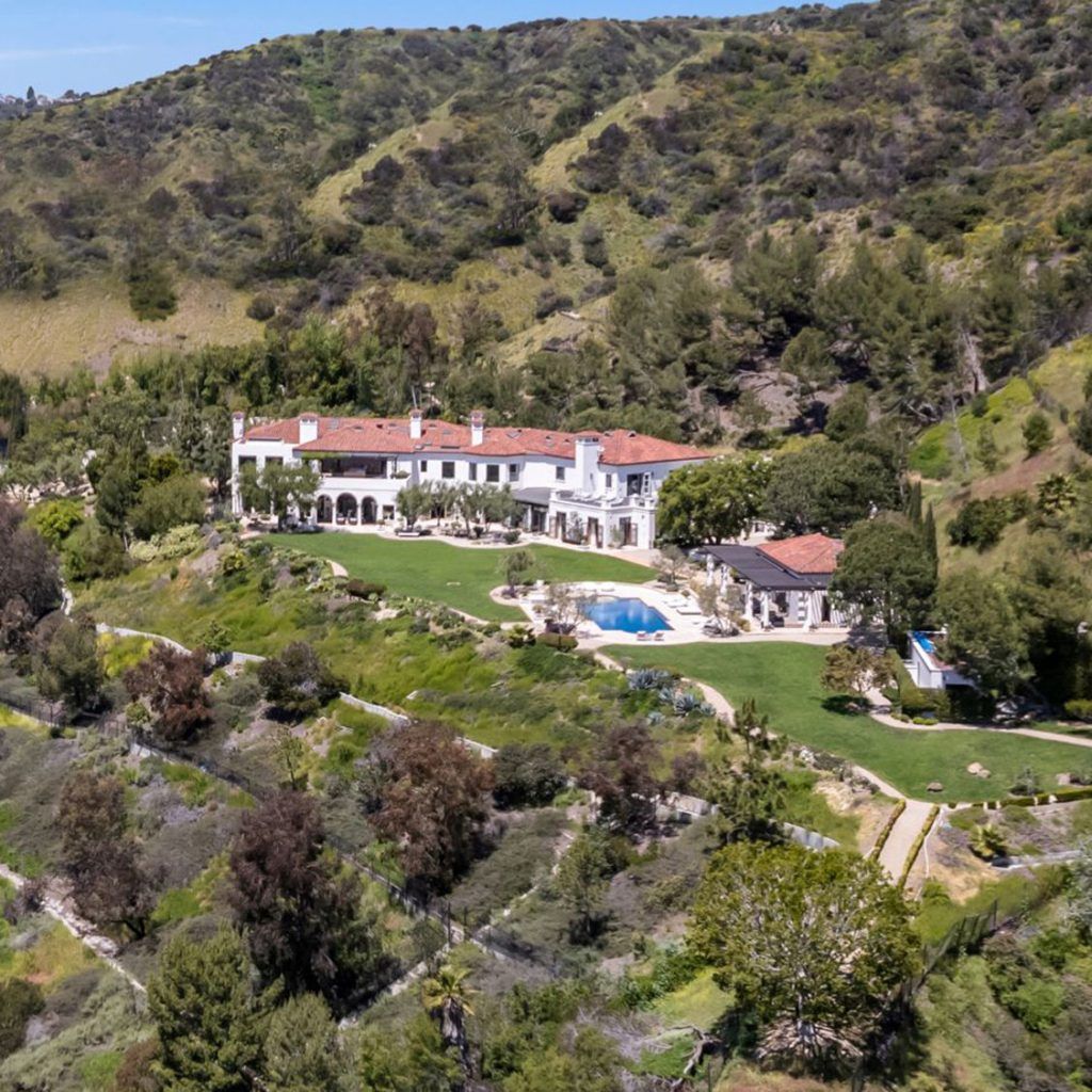 Drake is selling his Beverly Hills mansion for USD 88 million