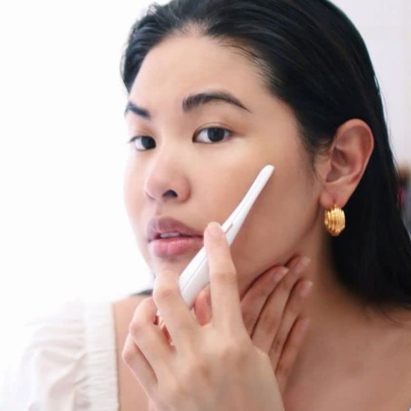 a-complete-guide-to-choosing-the-best-face-razor-for-women