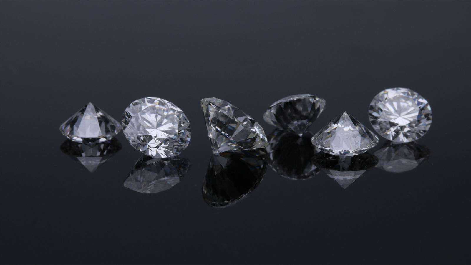 A comprehensive guide Synthetic diamonds vs. real diamonds