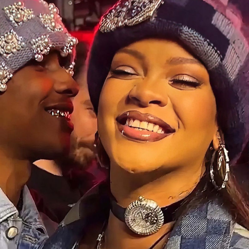 Rihanna Wears ₹5.7 Crore Diamond Watch Around Her Neck @ Louis Vuitton Show  in Paris