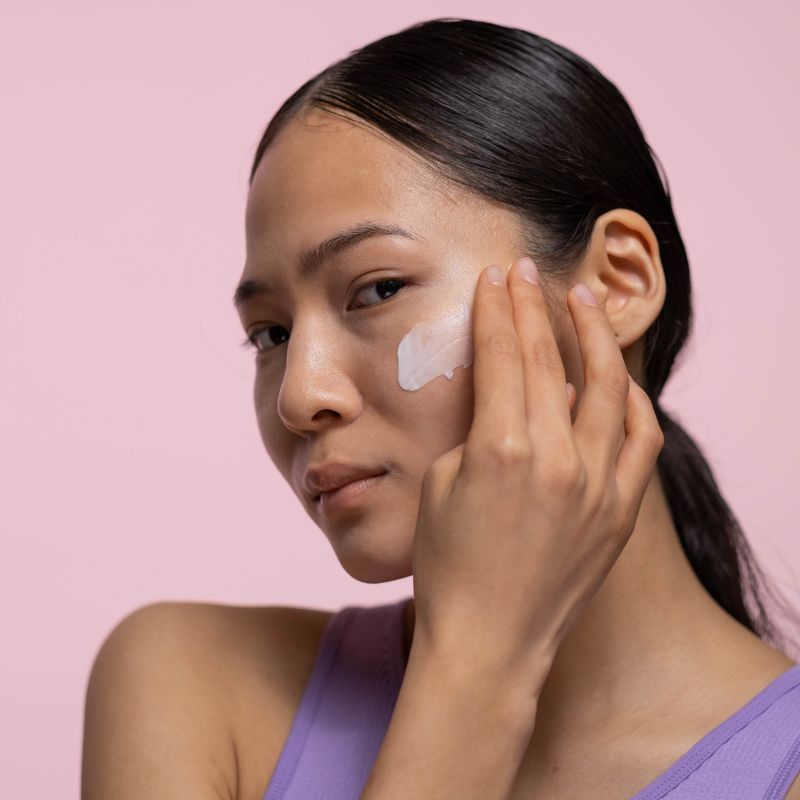 Say goodbye to itchy and dry skin with these hydrating beauty products