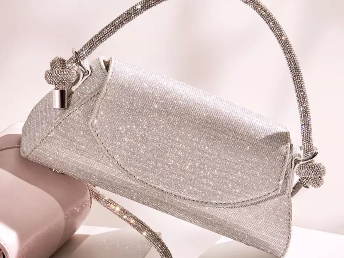How to add gold sparkle to a silver buckle bag