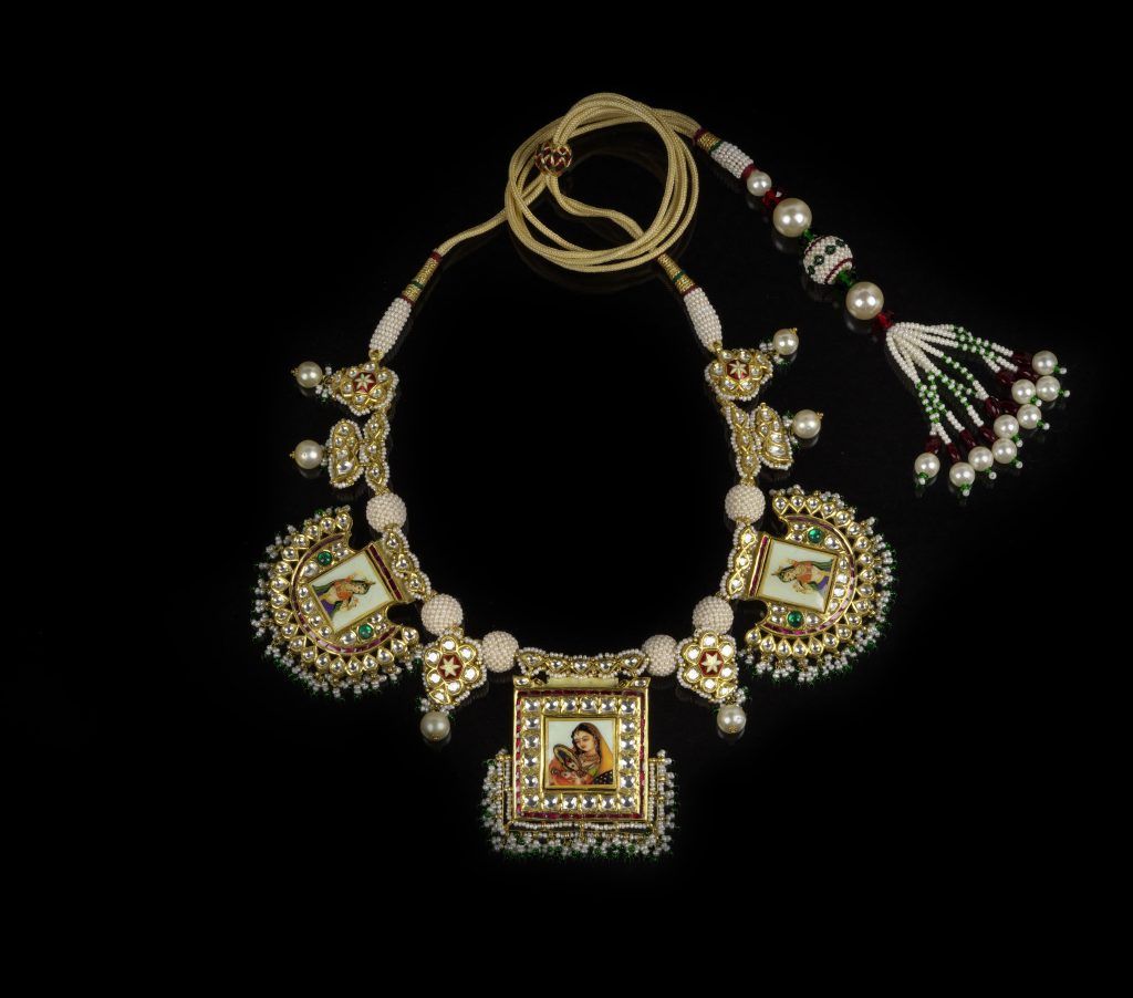 This memory project documents the history of family-owned jewellery in India
