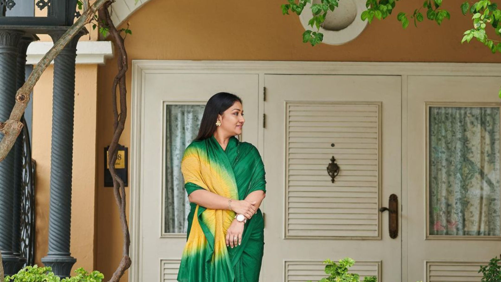 Perfecting the pleats with celebrity drape artist Dolly Jain