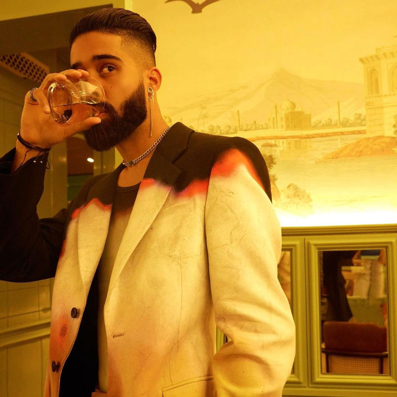 7 uber-cool AP Dhillon outfits that make his fashion game ‘first of a kind’
