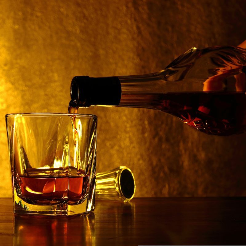 Best bottles of whiskey under INR 1500 for a wallet-friendly on-the-rocks ritual