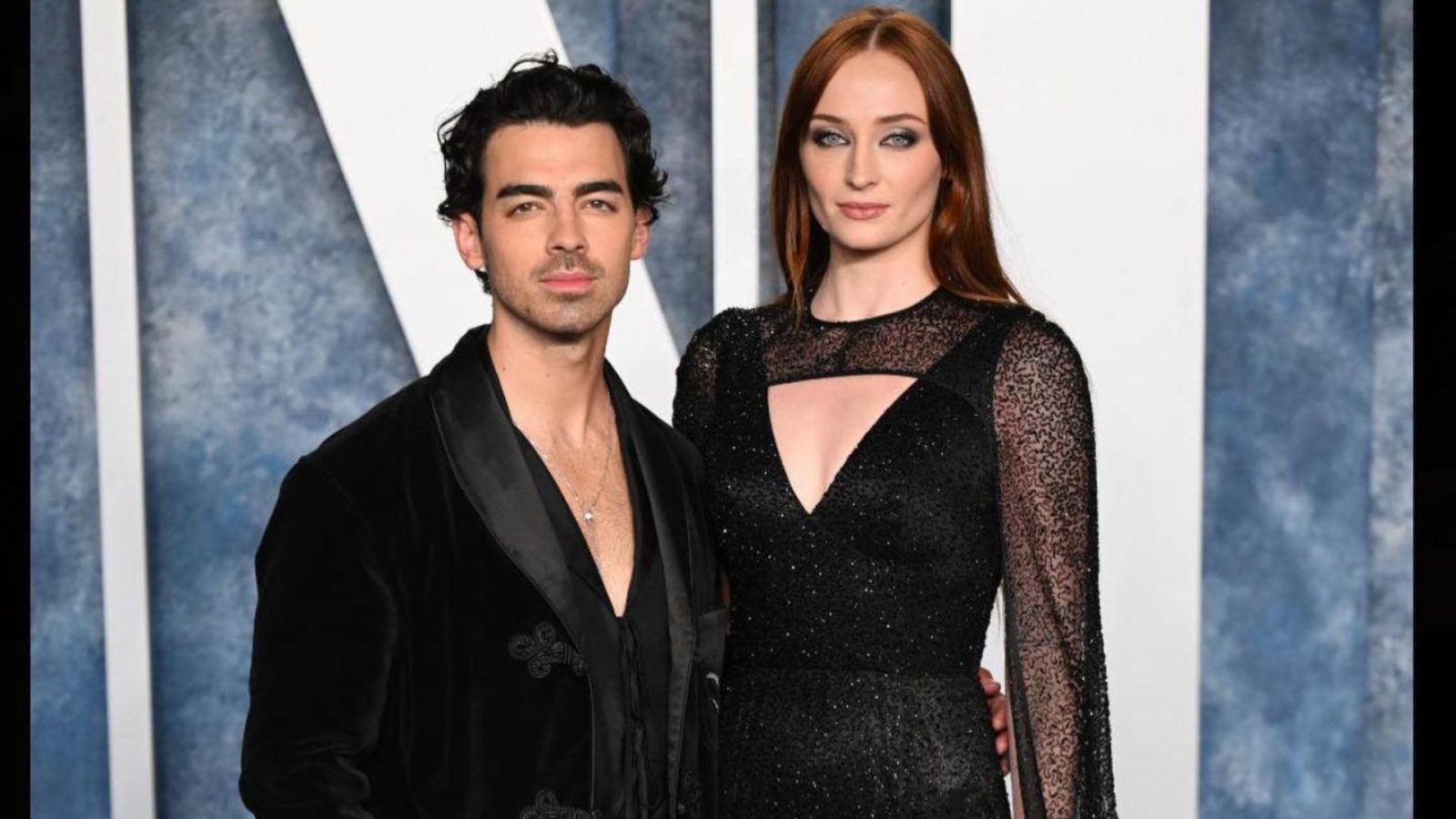 Sophie Turner & Joe Jonas Walk the Met Gala Red Carpet After Marrying in  Las Vegas