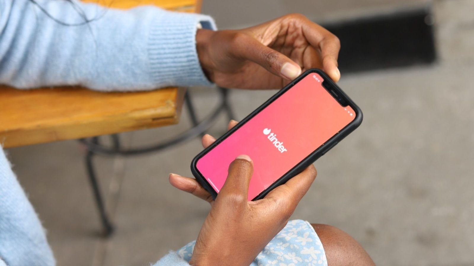 Best Tinder bio ideas for you, based on your zodiac sign!