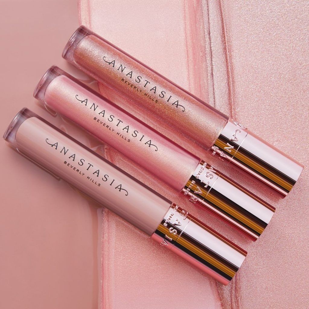 Are lip oils overpowering lip glosses? Let’s find that out!