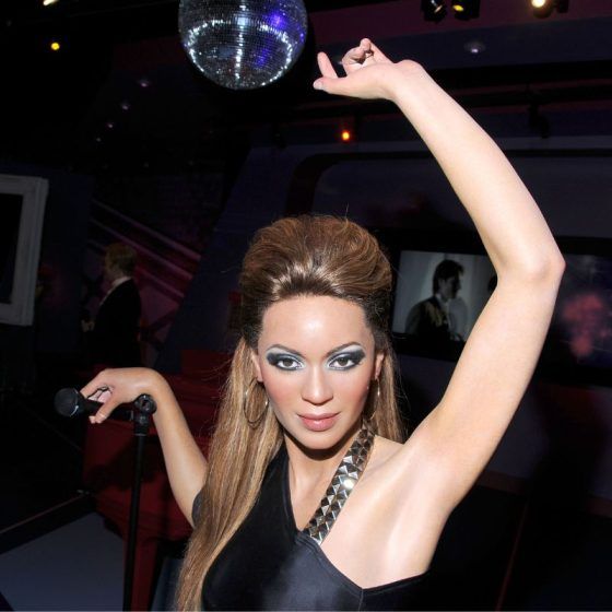 Celebrity wax statues that don't look like the real star at all
