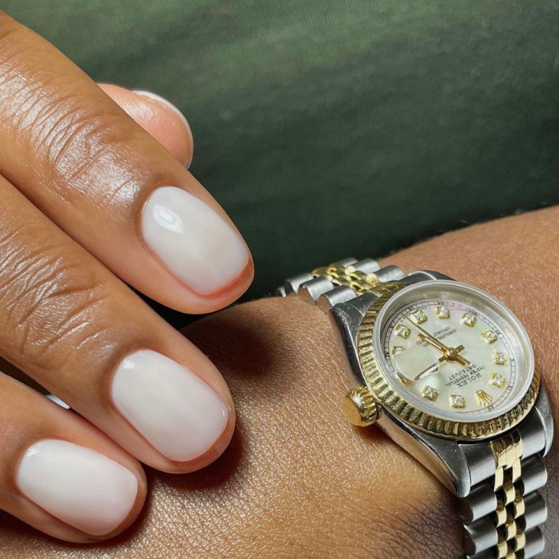 Gel nails vs. Acrylics: Which one is better for your tips?