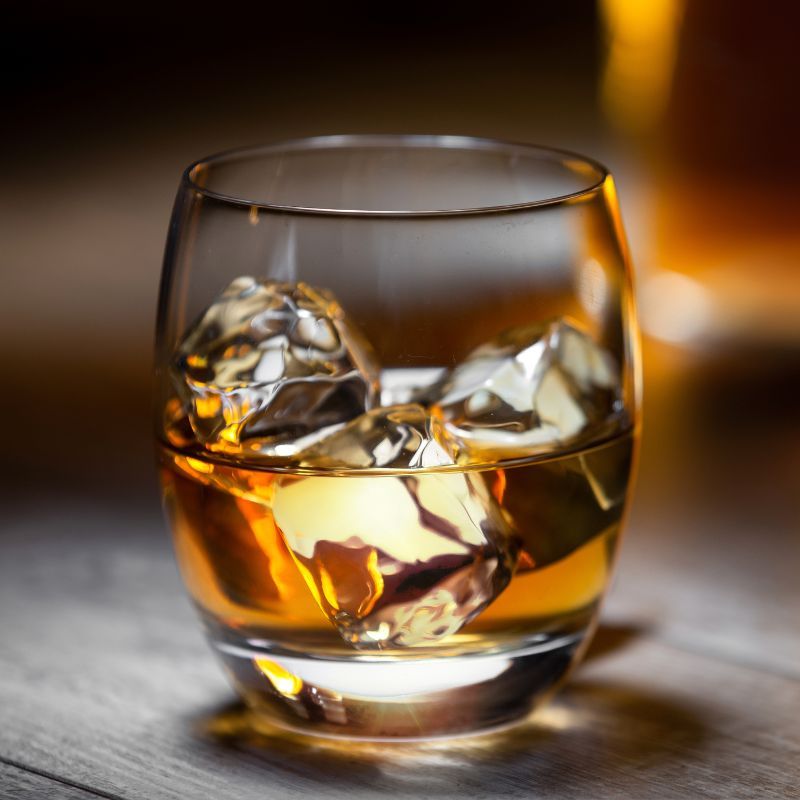 Best bottles of scotch under INR 2500 in India for a neat whiskey collection