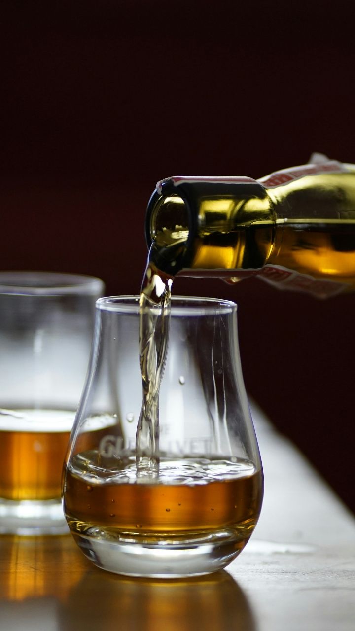 Best scotch whisky under INR 2000 to add to your home bar