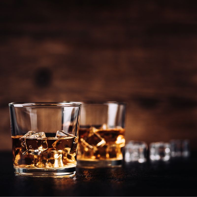 Blended scotch whisky under INR 3500 for a smooth sip