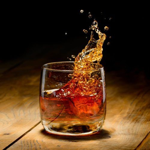 Best bottles of smoky scotch whisky under INR 3000 for a bold budget bar