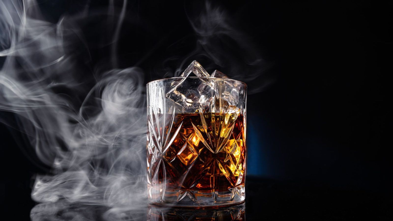 Best bottles of smoky scotch whisky under INR 3000 for a bold budget bar