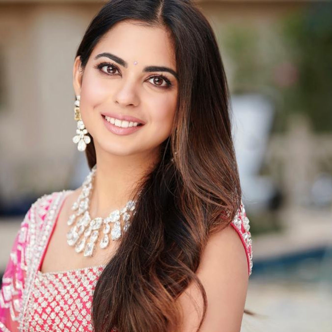 Isha ambani store diamond necklace