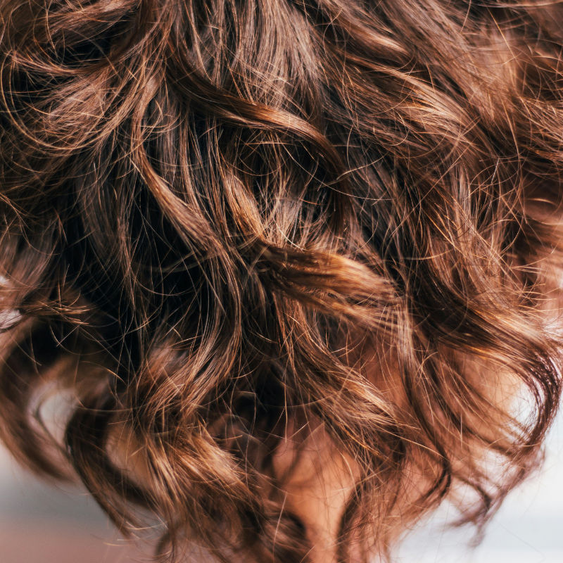 5 tried-and-tested home remedies for frizzy hair that really work
