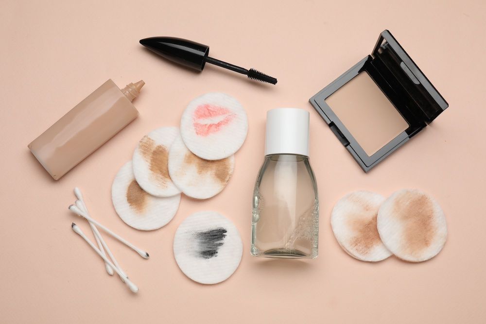 Experts appear as peacemakers in the battle of makeup removers