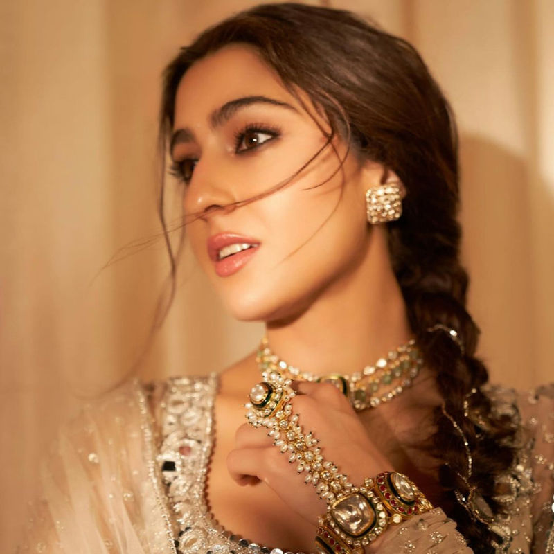 Mirror, Mirror on the wall, Abhinav Mishra’s show has it all!