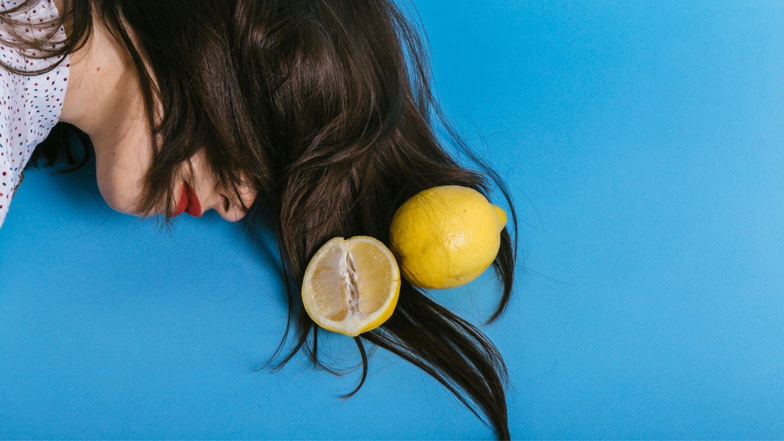 How lemon can help you beat dandruff for good