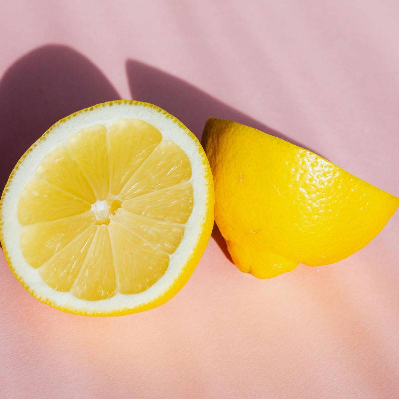 How lemon can help you beat dandruff for good