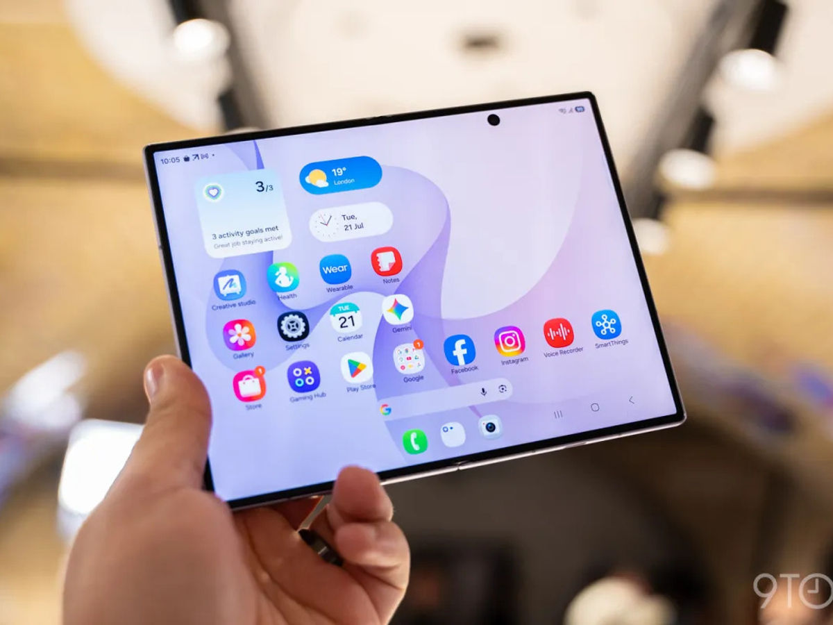 Foldable Smartphone Market Surge | Apple's iPhone Duo Drives 24% Category Growth & Seller Opportunities