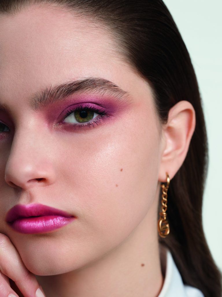 Dior Backstage Holiday 2022 เมกอัพที่ตอบโจทย์ไลฟ์สไตล์เร่งรีบ แต่งง่าย สวยเร็วทันใจ