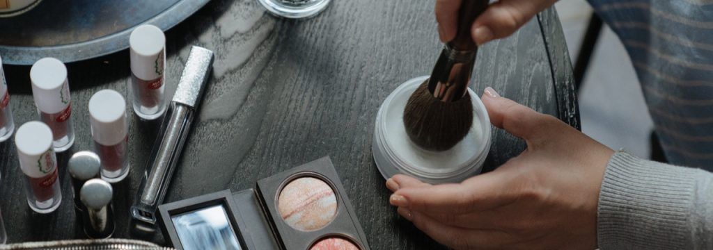 6 Finishing powder เนรมิตหน้าสวยเป๊ะราวกับใส่ฟิลเตอร์