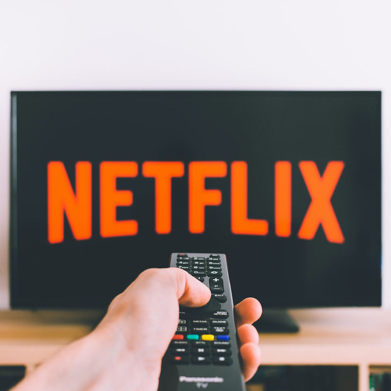 ซีรีส์น่าดู Netflix แนว สาวน้อยเวทมนตร์ ไม่ต้องเป็นเฮอร์ไมโอนี่ก็ร่ายมนต์ได้