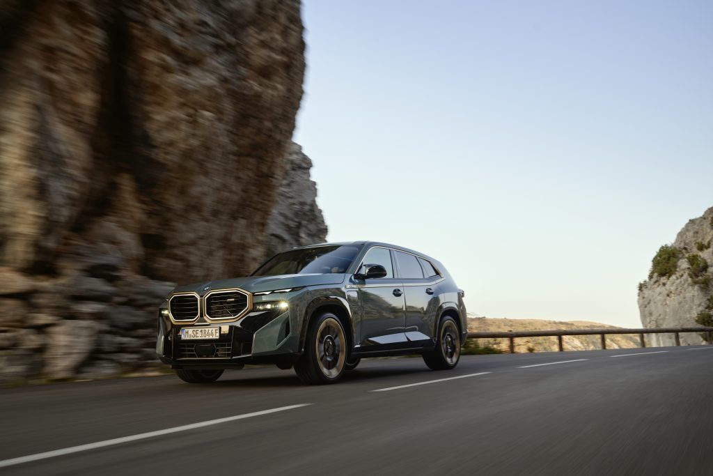 BMW XM รถอเนกประสงค์ SAV โคตรสมรรถนะ