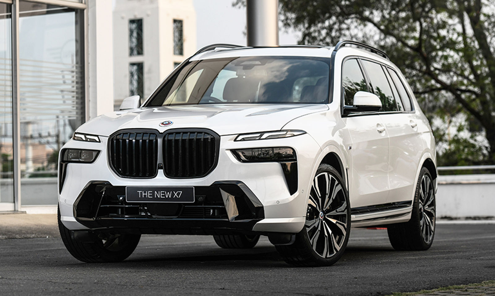 BMW X7 LCI 2023 รถยนต์ SUV รุ่นปรับโฉมระดับพรีเมียม