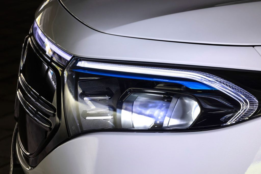 Mercedes-EQ EQB 250 AMG รถ SUV พลังไฟฟ้าสุดหรูหรา