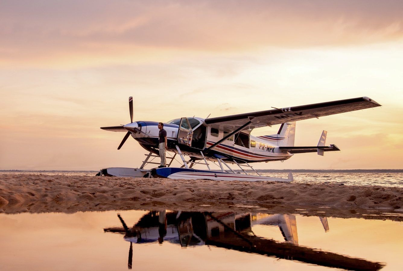 Image showcasing Seaplane เปิดประสบการณ์บินสุด Luxury สู่ เกาะหลีเป๊ะ ที่แรกในไทย!