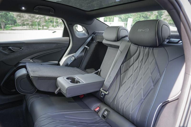 BYD SEAL พรีเมี่ยมสปอร์ตซีดาน ตีตลาดด้วยราคาเริ่มต้น 1.3 ล้านบาท