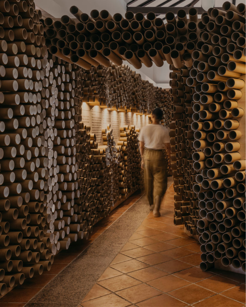 เที่ยวสิงคโปร์ ชมงานอาร์ตในนิทรรศการ Khronos: A Skin Odyssey ของ Aesop