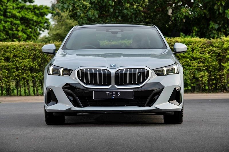 BMW i5 รถไฟฟ้าระดับไฮคลาสที่ตอบโจทย์นักธุรกิจ