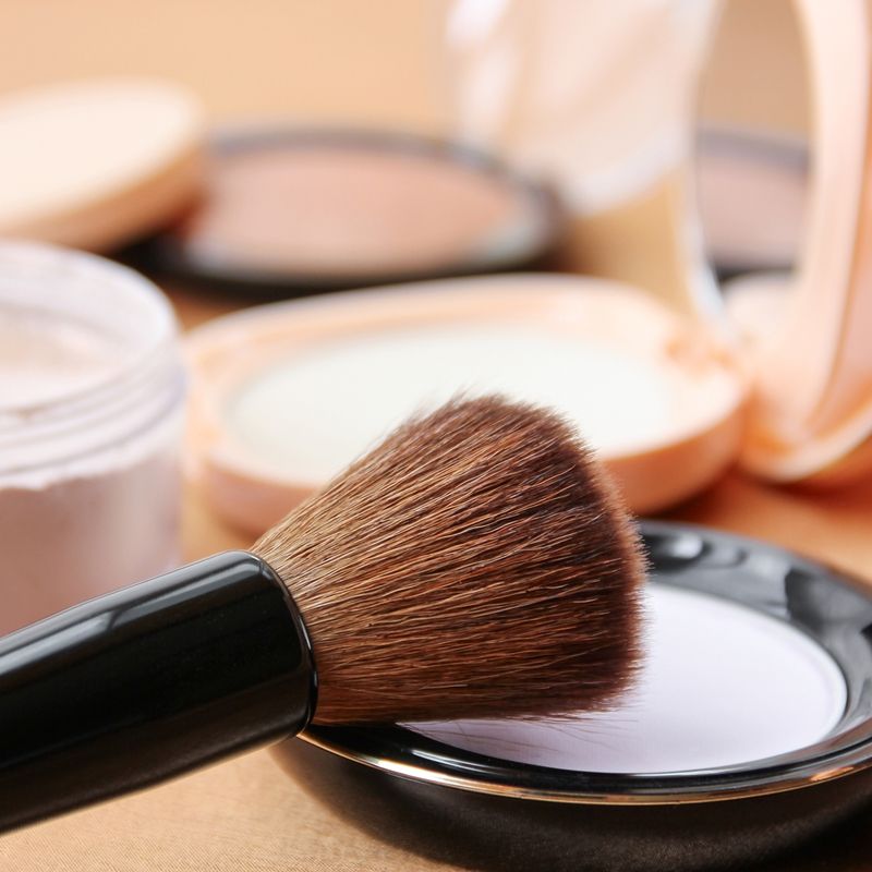 setting powder กับ finishing powder ต่างกันอย่างไร จำเป็นต้องมีทั้งสองอย่างไหม ?
