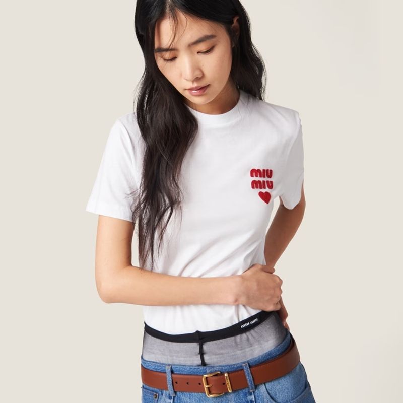 เสื้อยืด ผู้หญิง แบรนด์หรู 6 รุ่น ดีไซน์เป็นเอกลักษณ์ แต่งตัวได้หลายสไตล์