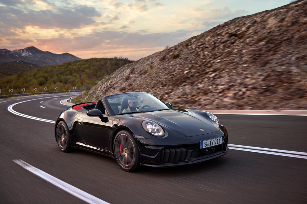 Porsche 911 Carrera GTS รหัสตำนานที่แปลงร่างเป็นไฮบริด