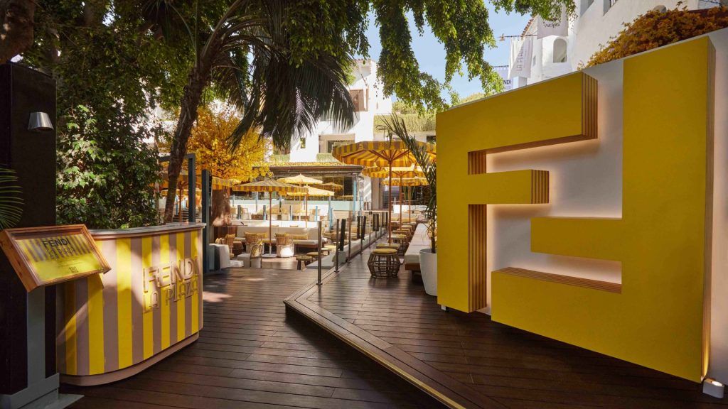 Fendi ฉลองฤดูร้อนพร้อมเทคโอเวอร์ LA PLAZA ณ PUENTE ROMANO BEACH RESORT
