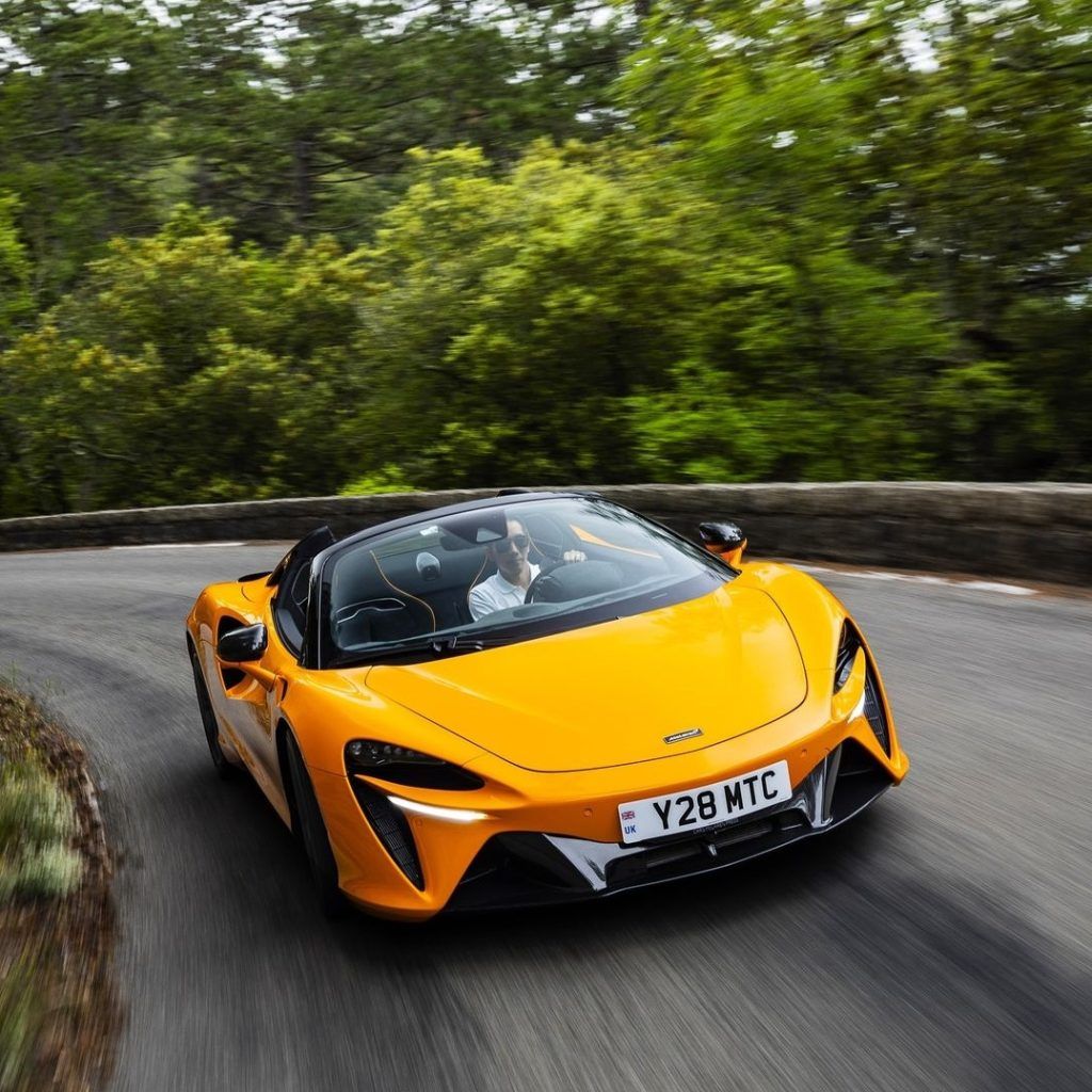 McLaren Artura Spider พก 700 พลังม้าแต่ก็ยังเป็นคนรักษ์โลก