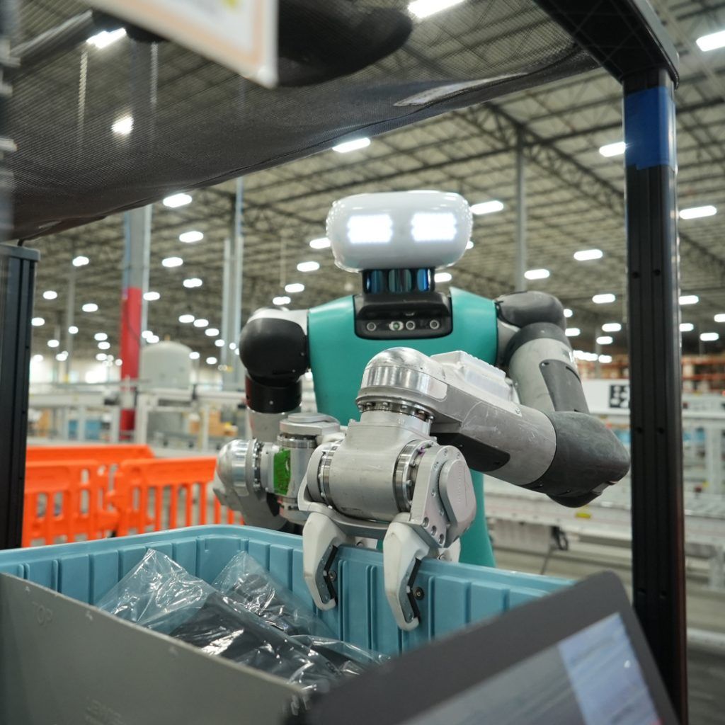 Humanoid 10 หุ่นยนต์ผู้ช่วยที่ไม่ต้องไปโลกอนาคต