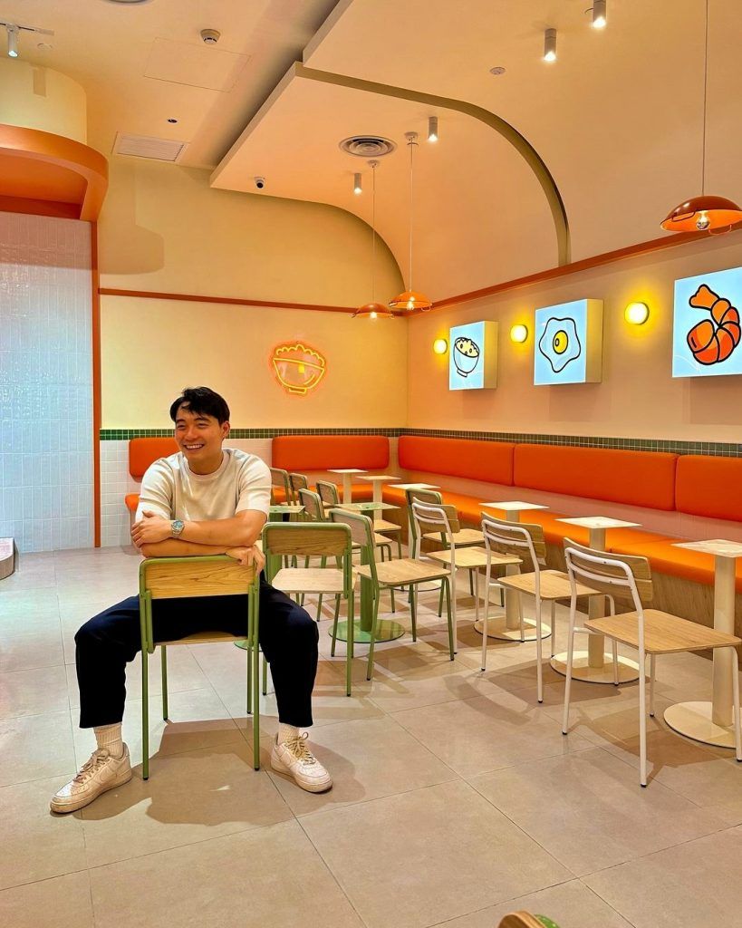 Uncle Roger จากไวรัลรีแอ็คชันออนไลน์สู่ร้านอาหาร Fuiyoh!