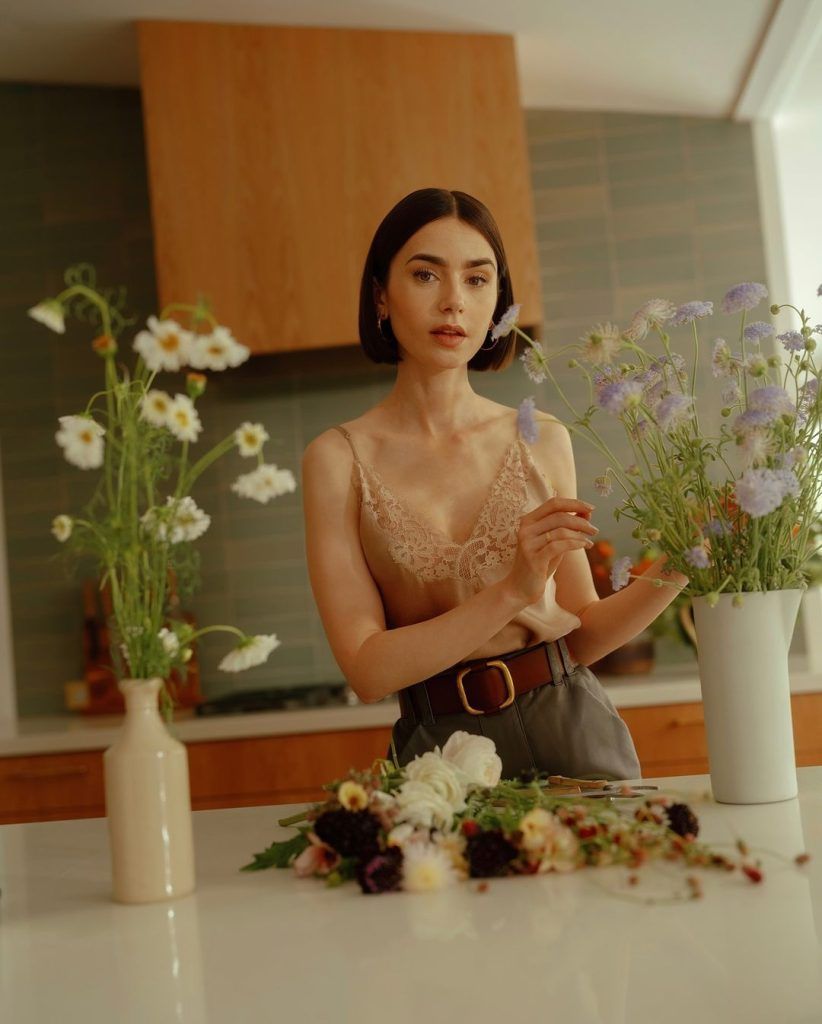 Lily Colins กับแฟชั่นชีวิตประจำวันนอกจอ